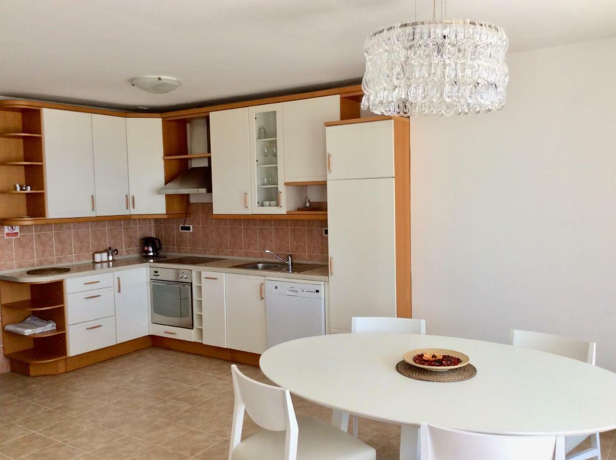 Beach Apartment Lux View Split Buitenkant foto